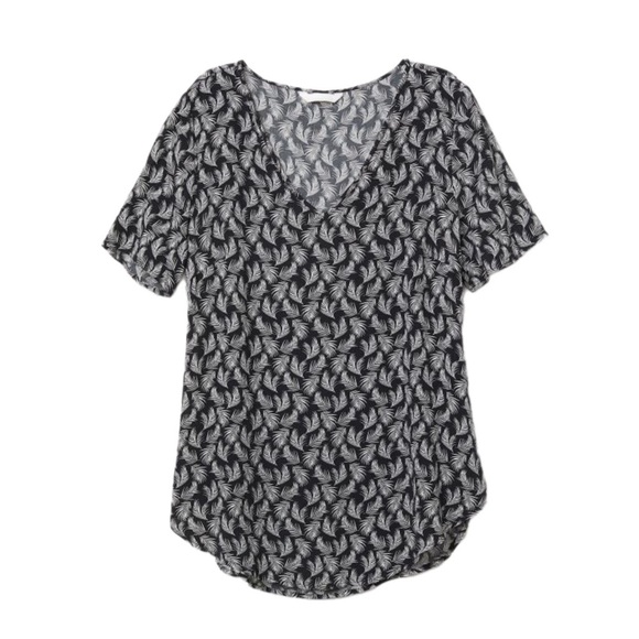 H&M Tiny Feather Print Short Sleeve Viscose Blouse - Picture 7 of 7